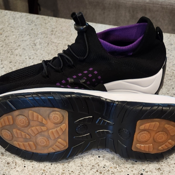 Size 9 orthotic shoes. New never worn...ordered wrong size - Picture 3 of 3